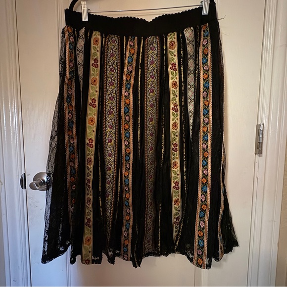 Christina Black and Cream A-Line Pleated with Lace Skirt - Picture 1 of 6